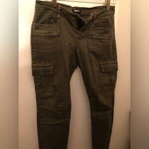TNA skinny cargo. Size 0. Color Army/Olive green.